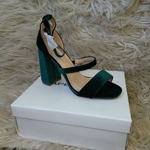 Cape Robbin Emerald Velvet Ankle Strap Heels (37)